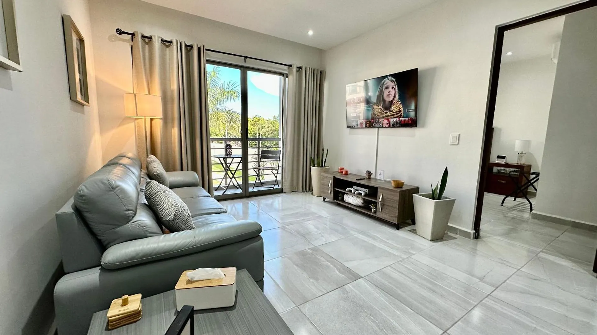 Apartment Tropical Modern Condo - Amazing Pool! Cancun Mexico